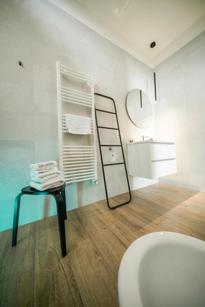 Run House 07 Rooms & Apartments Cassano delle Murge Bagian luar foto